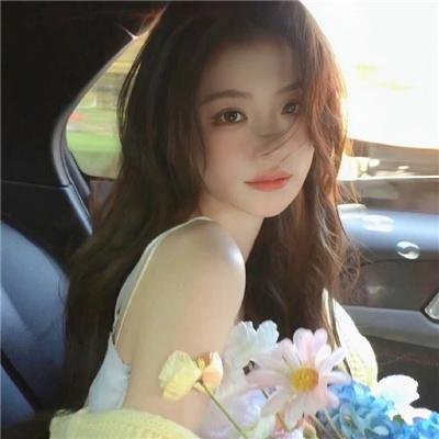 战火中的花蕾